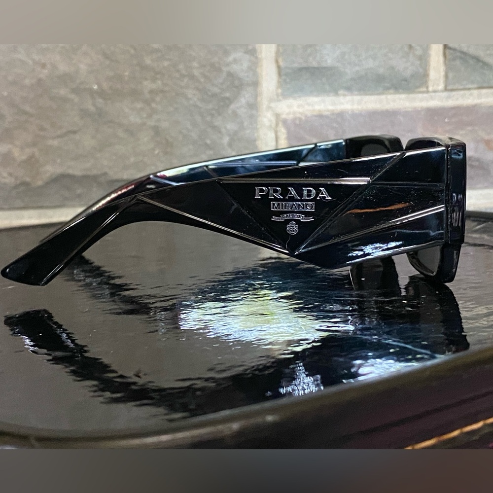 NWT Prada sunglasses,numbered,logo,case/accessories,registration card - Picture 5 of 14